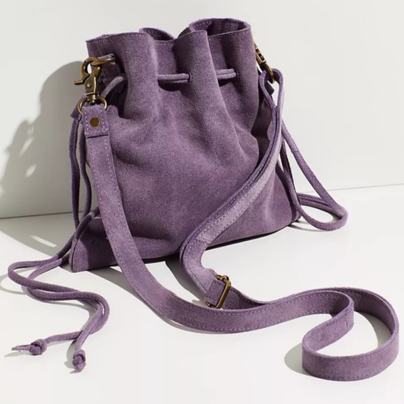 Free People Handbags - NWT Free People Billie Suede Crossbody 💜